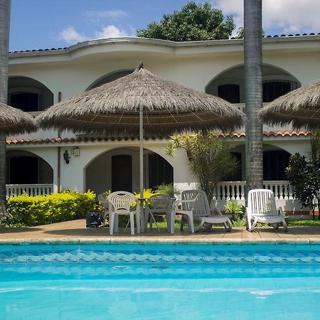 Hotel Bavaria Asuncion Buitenkant foto