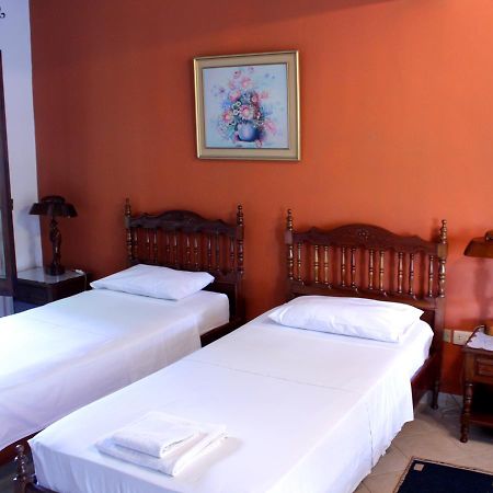 Hotel Bavaria Asuncion Buitenkant foto