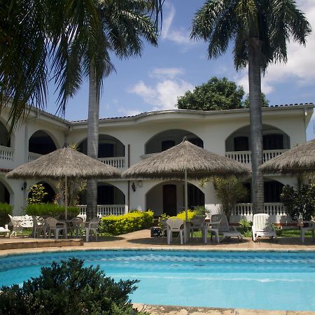 Hotel Bavaria Asuncion Buitenkant foto