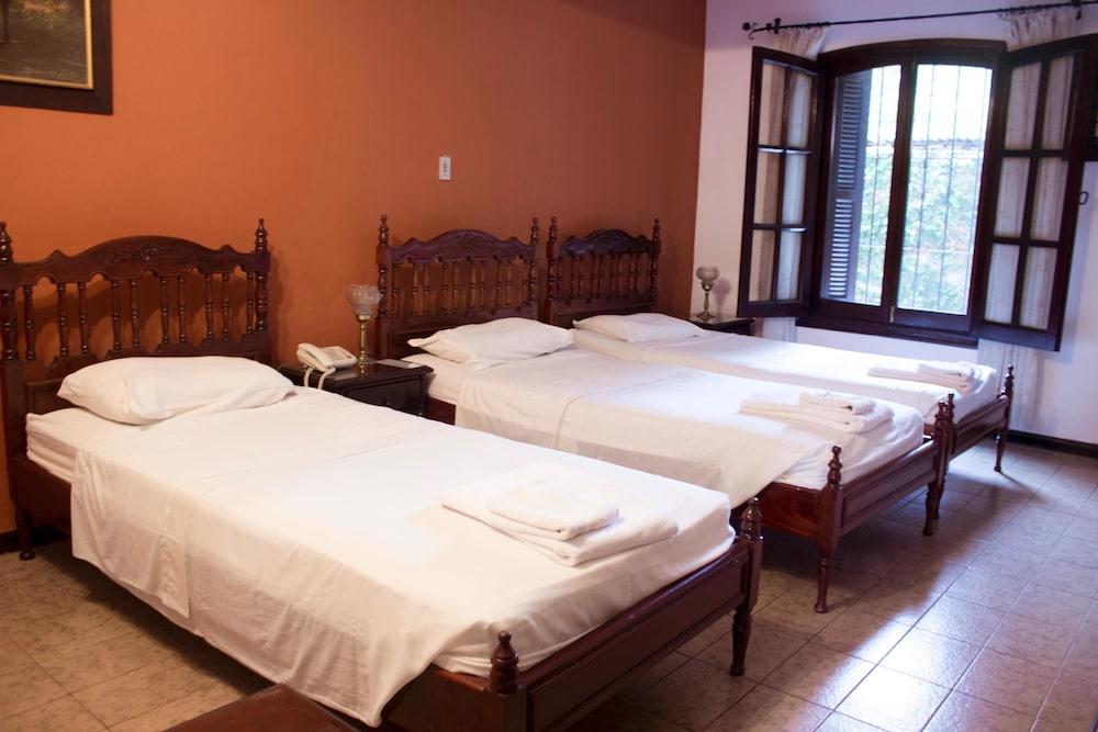 Hotel Bavaria Asuncion Buitenkant foto