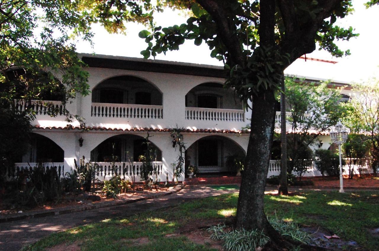 Hotel Bavaria Asuncion Buitenkant foto